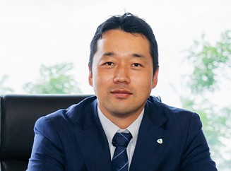 大和土地開発　代表取締役　小島丈